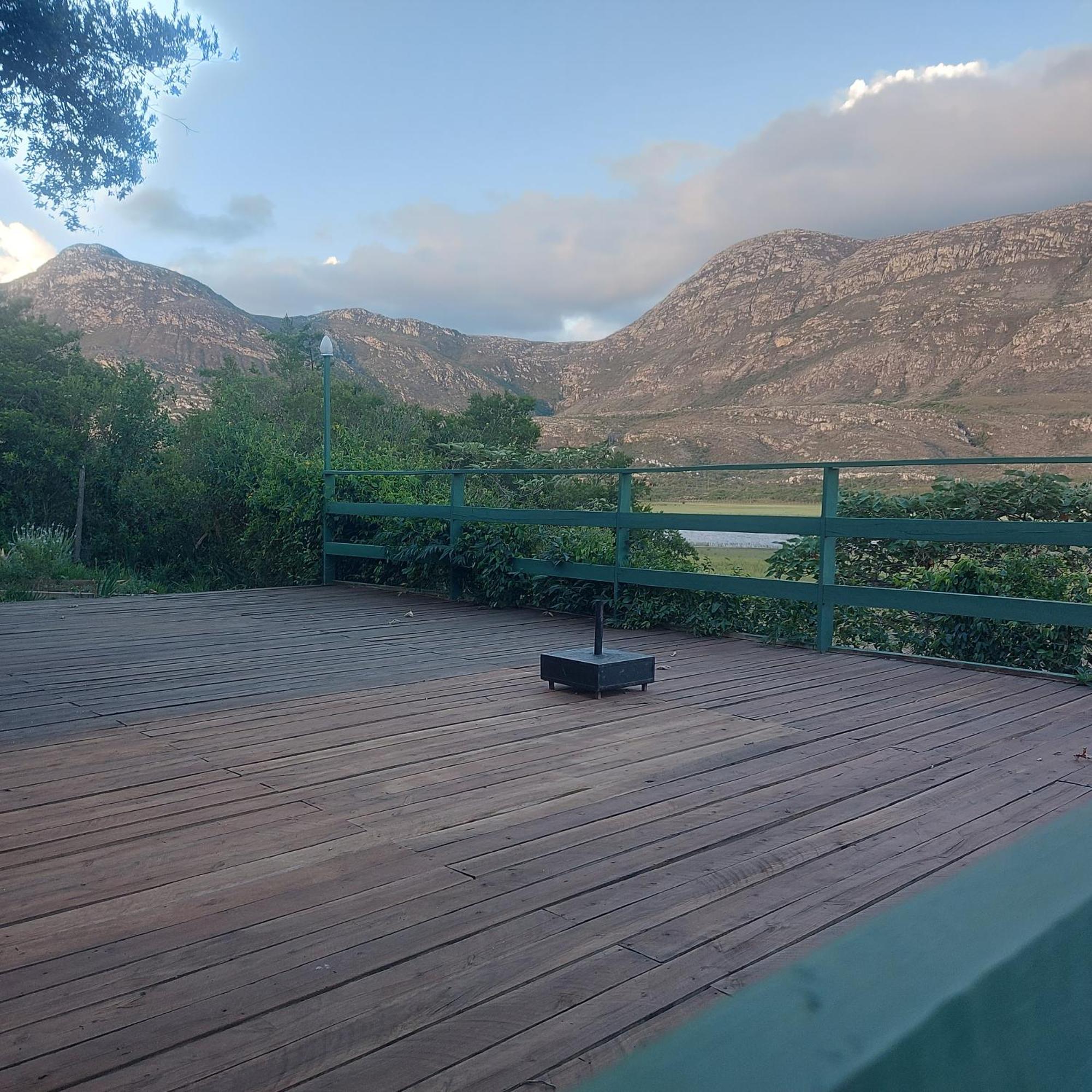 Casas E Apartamentos Da Praia, Lapinha Na Beira Do Lago サンタナ・ド・リアーショ エクステリア 写真